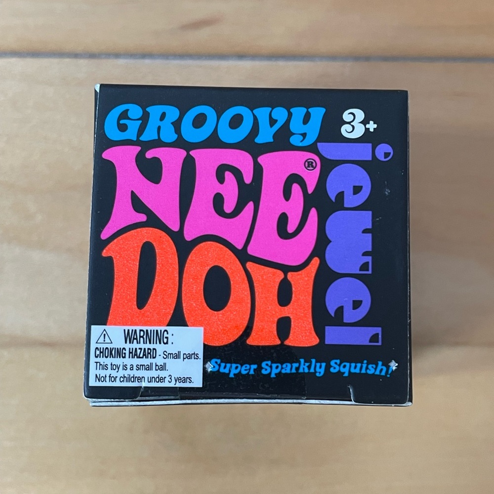 NeeDoh Groovy Jewel Super Sparkly Squish!